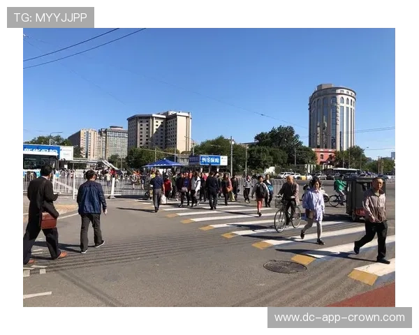 仲满家的冰箱里塞满了能量胶，连饮料都按秒表倒