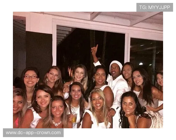 小罗退役后还在夜店当DJ？这反差谁看了不迷糊