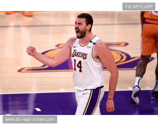 巴蒂尔挡拆拉开空间提升防守效率明显优于队友