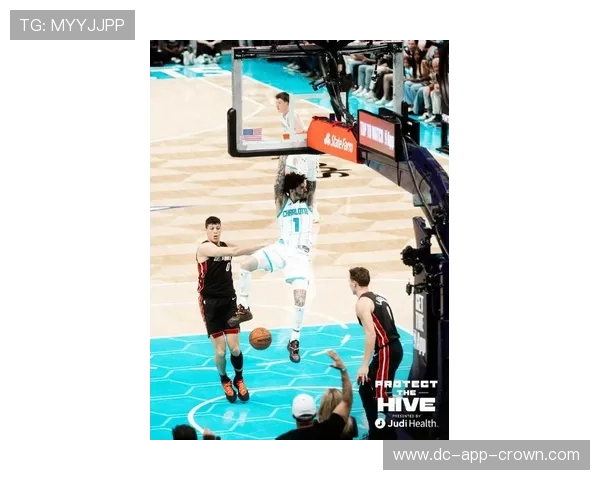 拉梅洛·鲍尔突破创造得分空间显著提升黄蜂进攻效率