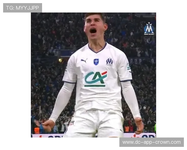 拉莫斯连续高位逼抢撕开对方后防线，展现本赛季角色变化对比门将防守力度提升