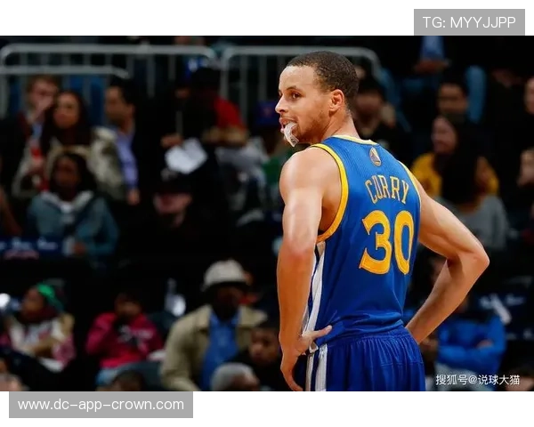 汤普森无球跑位为库里拉开空间提效较上季更稳